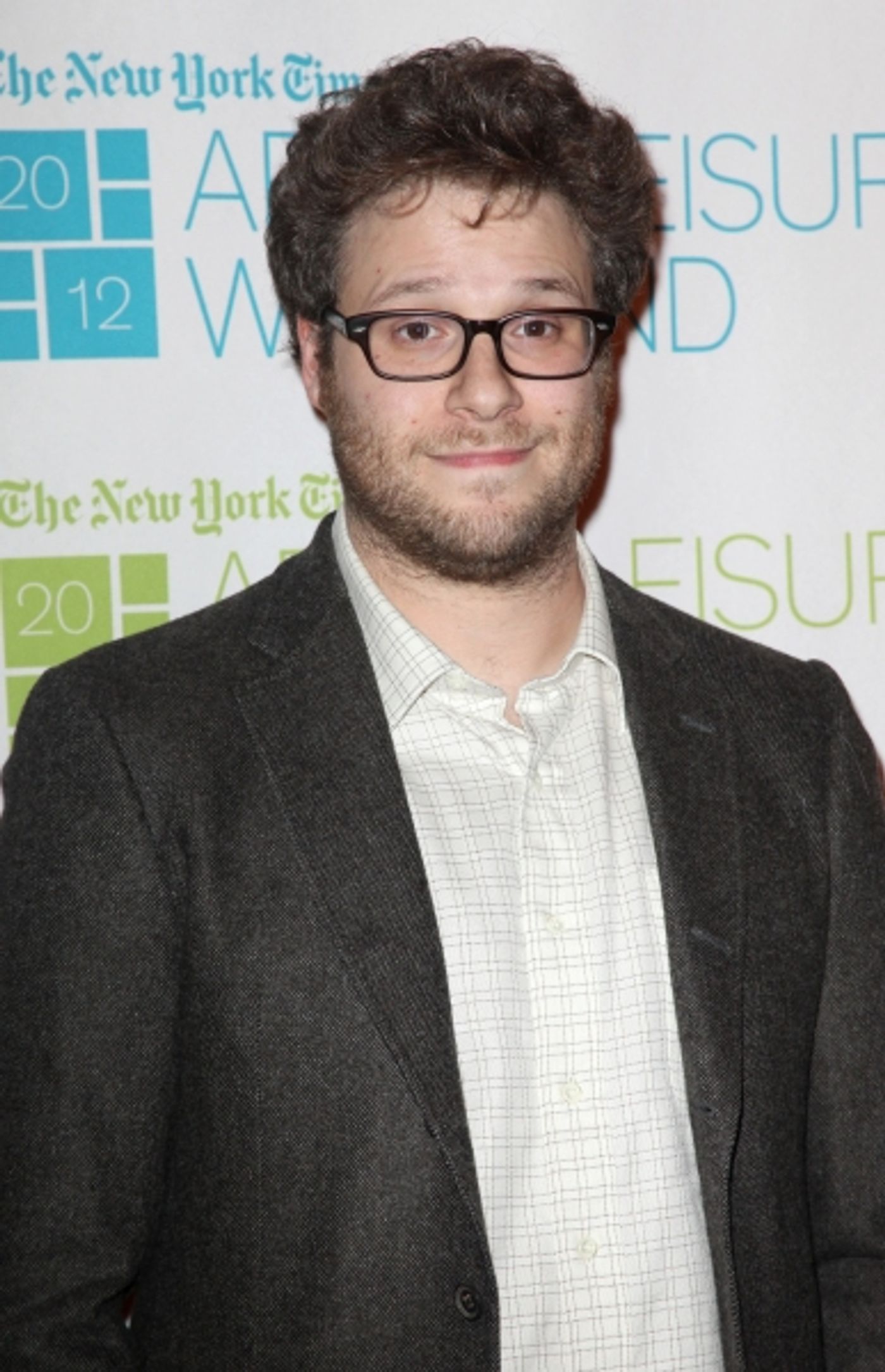 Photo Coverage: Kristen Wiig & Seth Rogen Visit New York Times Arts & Leisure Weekend  Image