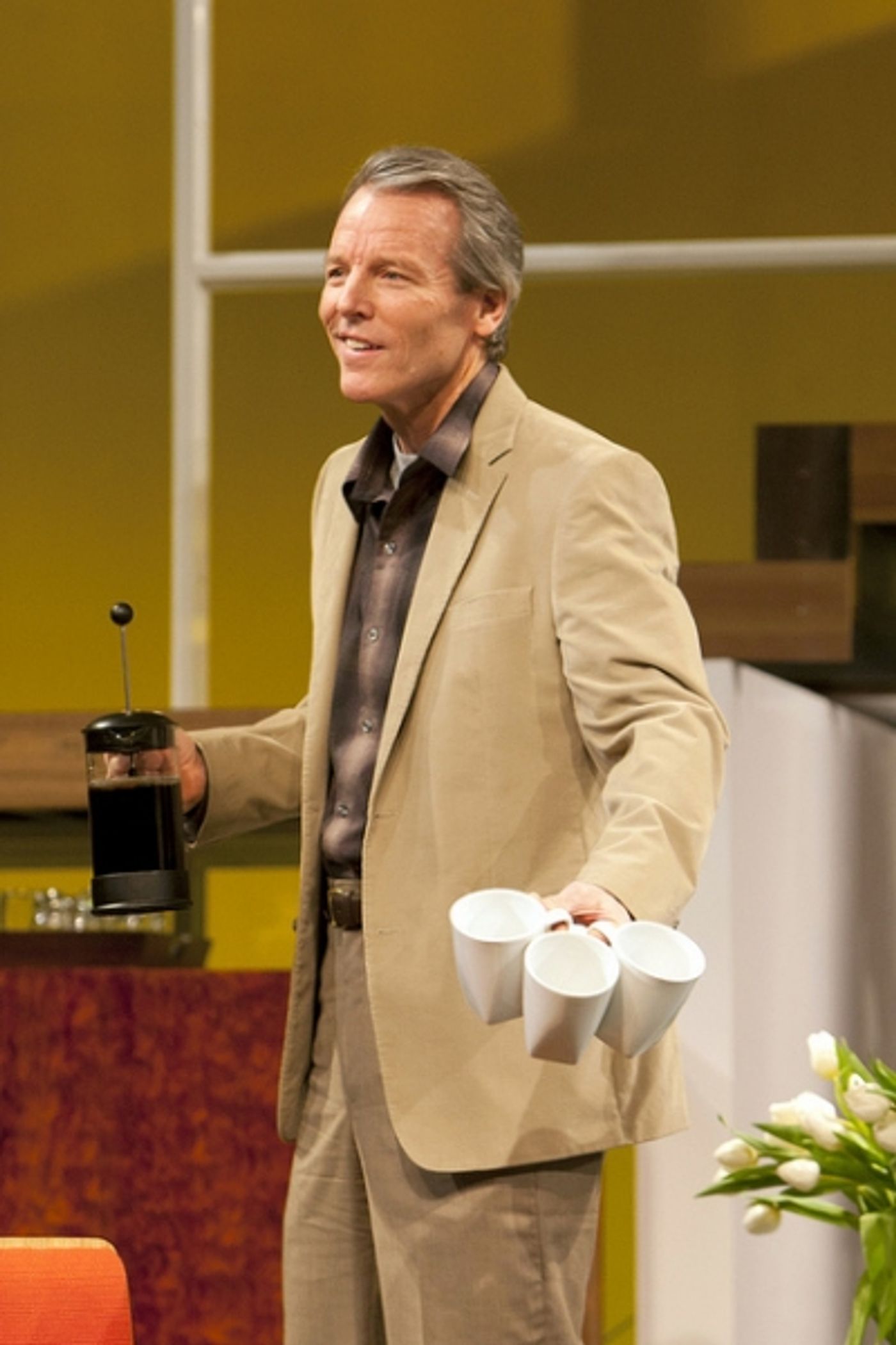 Photo Flash: First Look at Brooks Ashmanskas, Stephen Bogardus, et al. in Huntington Theatre Company's GOD OF CARNAGE  Image