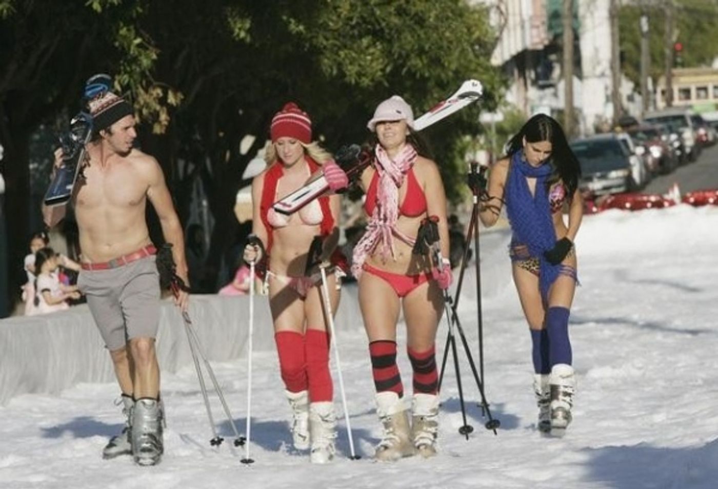 Photo Flash: Sneak Peek - A Surprise Ski Trip on ABC's THE BACHELOR, 1/16 Photo Flash: Sneak Peek - A Surprise Ski Trip on ABC's THE BACHELOR, 1/16 Image