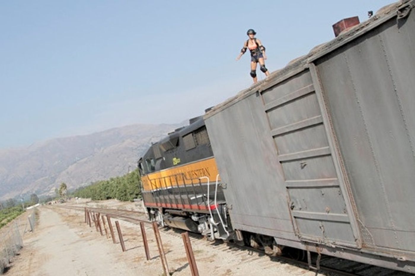 Photo Flash: Teams of Twins Take on NBC's FEAR FACTOR, 1/23 Photo Flash: Teams of Twins Take on NBC's FEAR FACTOR, 1/23 Image