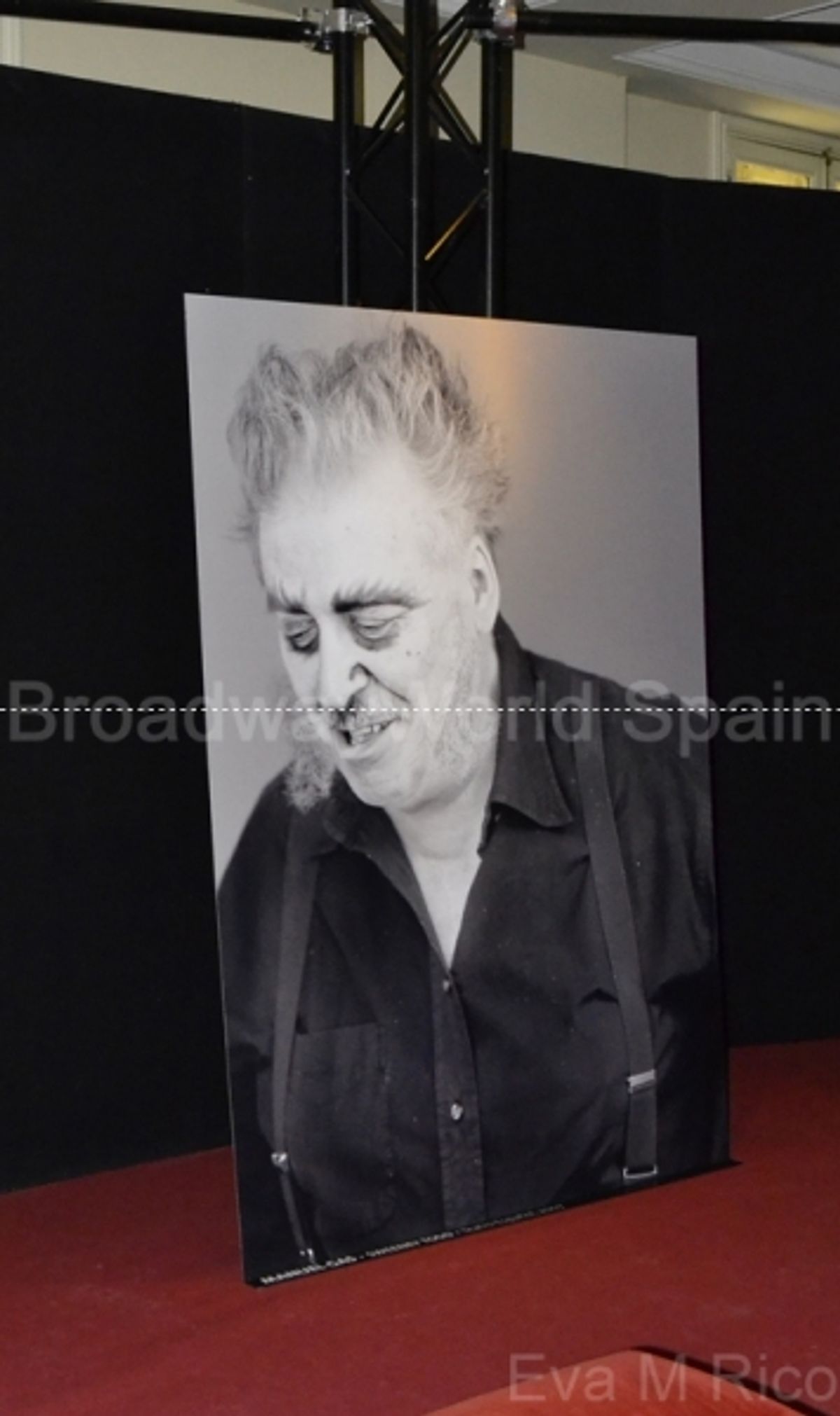  Manuel Gas director musical, caracterizado para Sweeney Todd at 