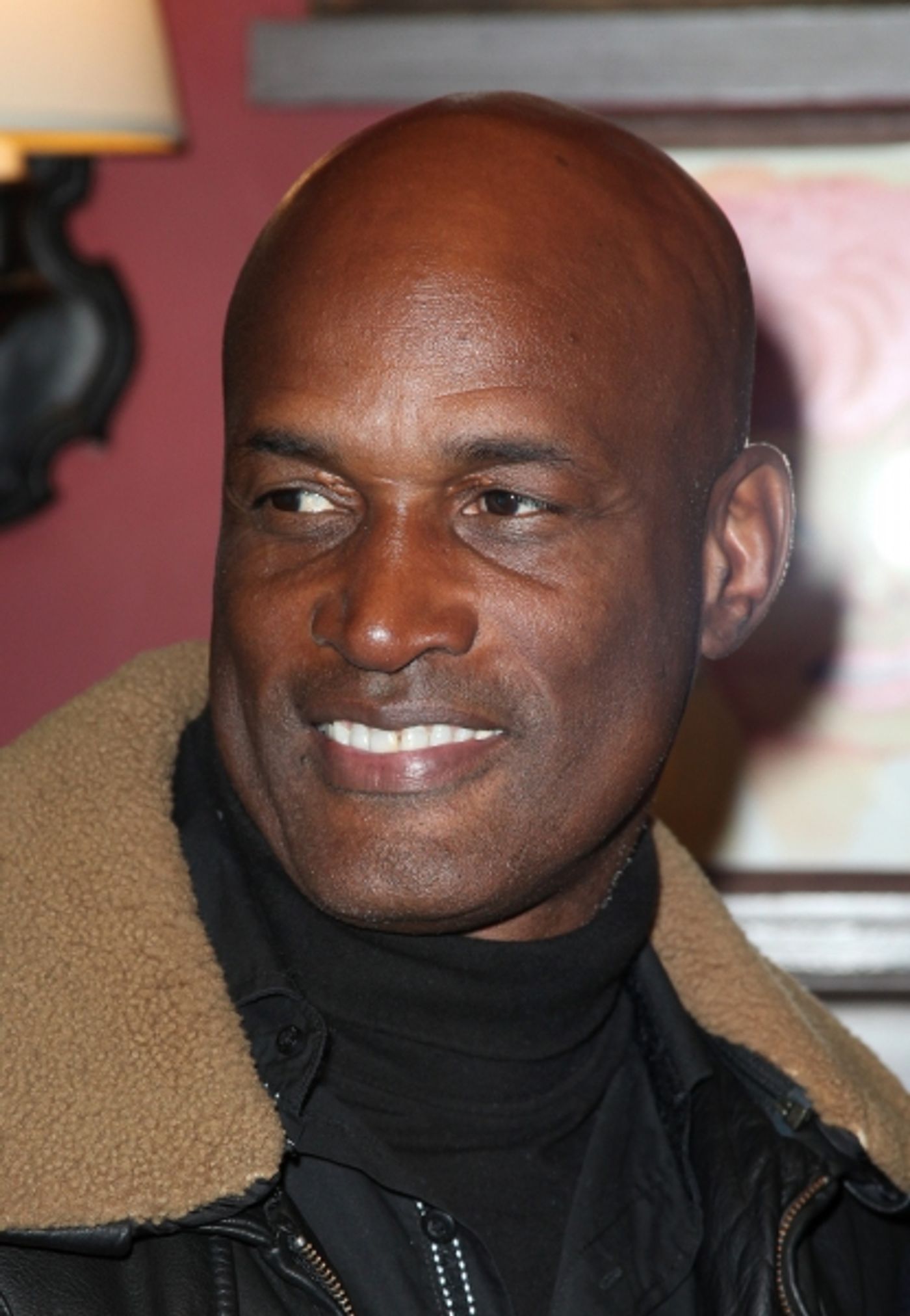 Photo Coverage: Samuel L. Jackson and Angela Bassett Unveil Sardi's Portraits!  Image