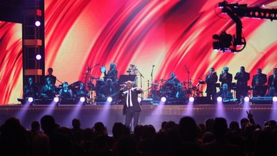 Luke James Photo