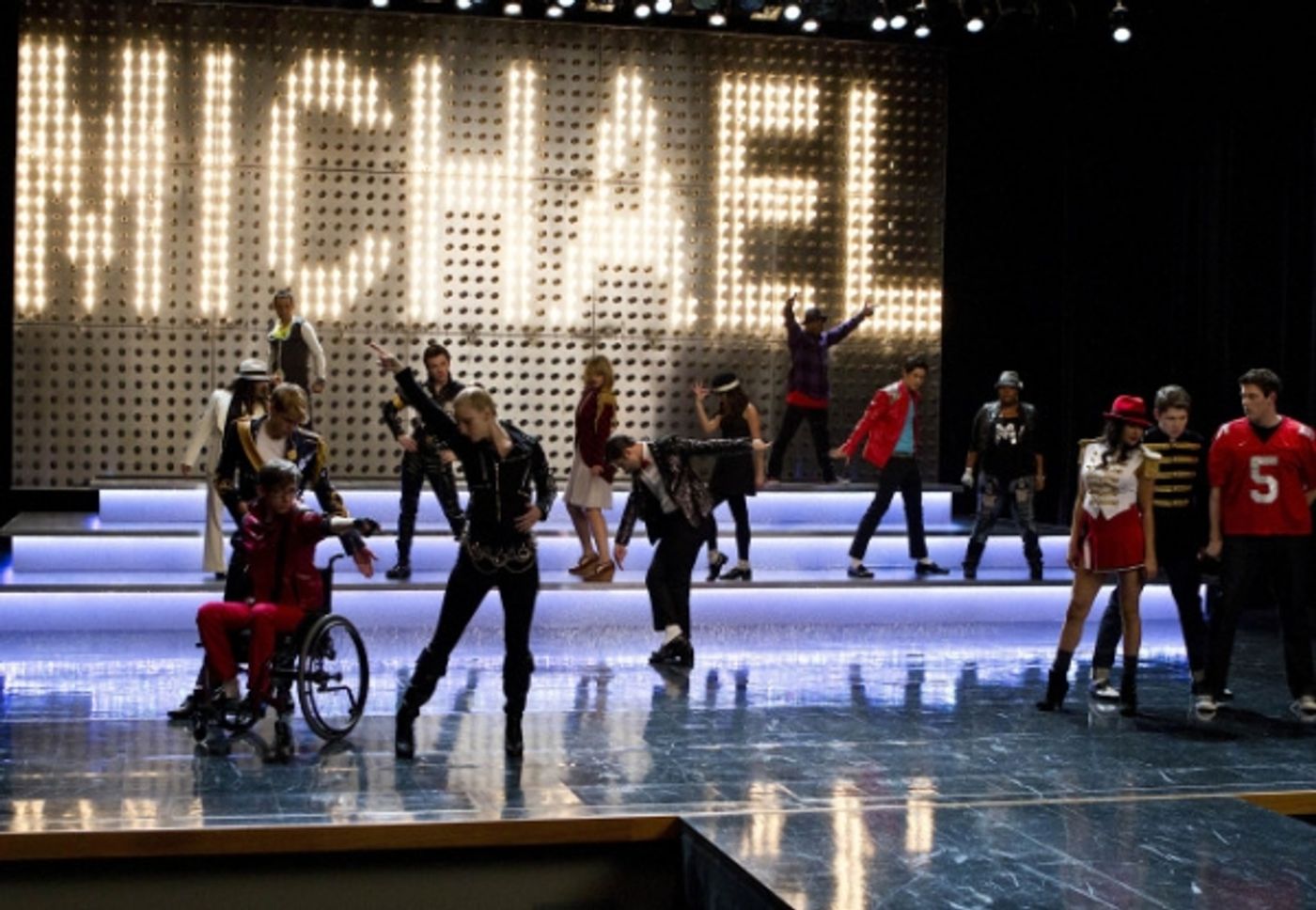 Photo Flash: First Look at GLEE's Michael Jackson Tribute Episode  Image