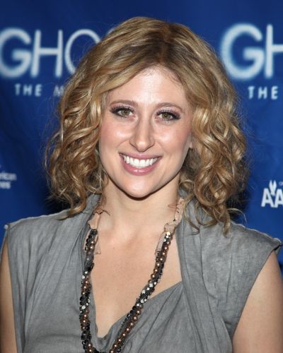 Caissie Levy Photo