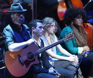 Dave Stewart, Richard Fleeshman, Caissie Levy & Da'vine Joy Randolph @ BroadwayWorld Dave Stewart, Richard Fleeshman, Caissie Levy & Da'vine Joy Randolph Photo