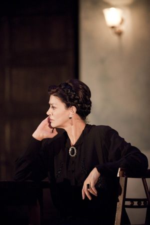 Shohreh Agdashloo Photo
