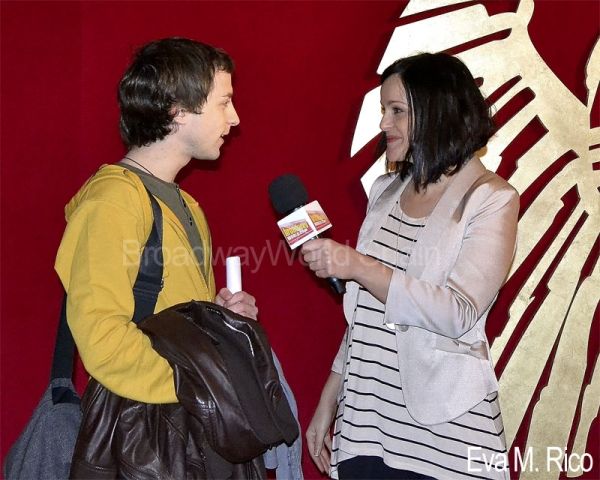 Fanny Alcazar entrevista a un aspirante Photo
