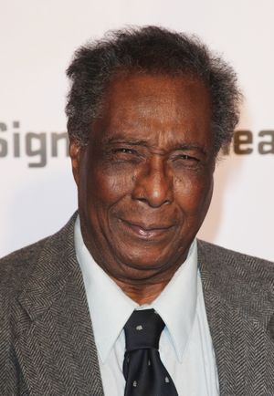Leslie Lee @ BroadwayWorld Leslie Lee Photo