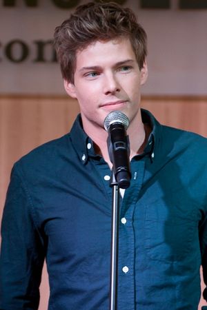 Hunter Parrish @ BroadwayWorld Hunter Parrish Photo