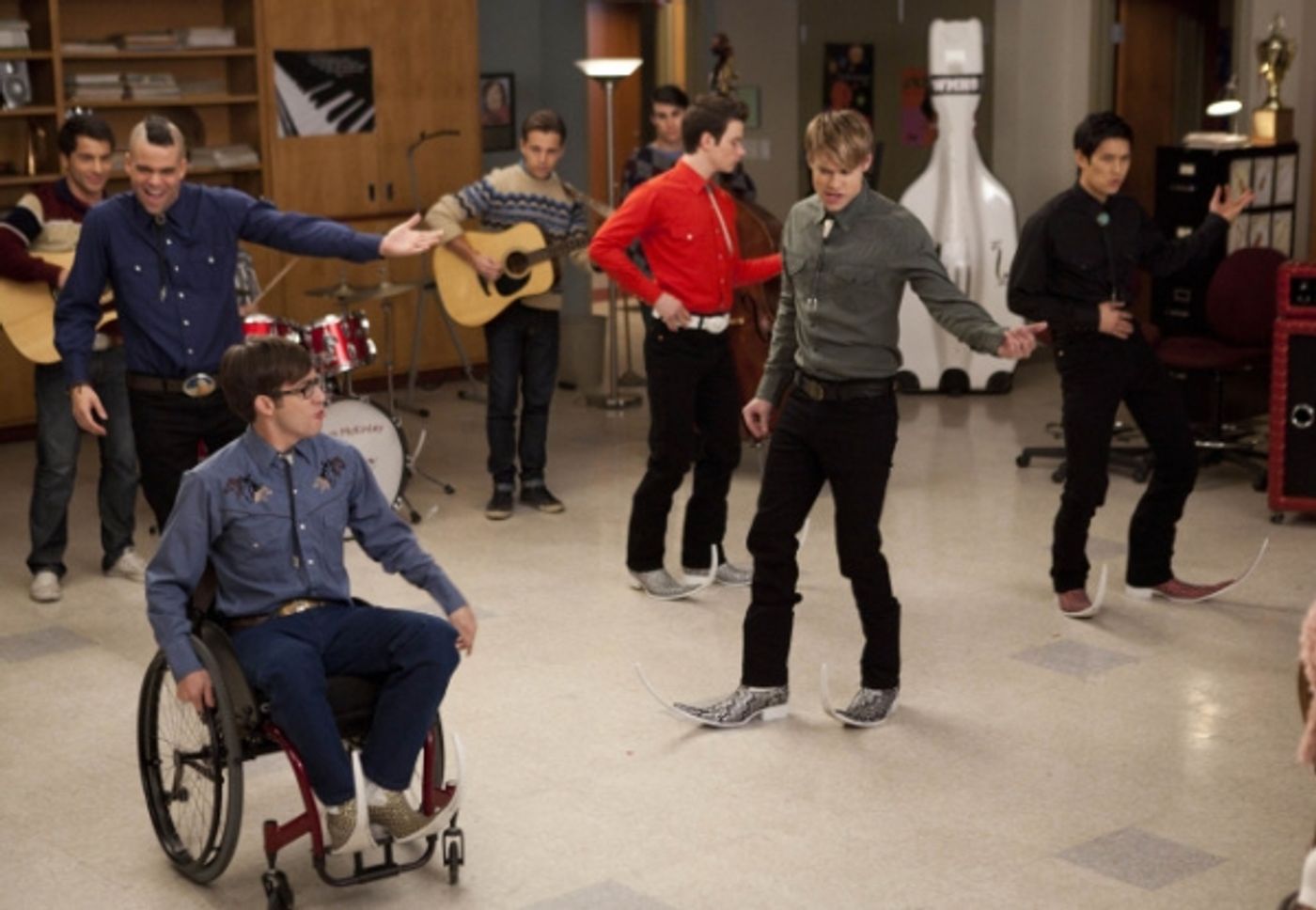Photos and Audio: Tonight on GLEE- Ricky Martin, LMFAO, and More!  Image