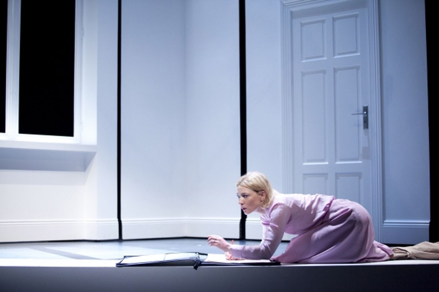 Photo Flash: Cate Blanchett in GROSS UND KLEIN  Image