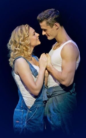 Siobhan Dillon as Molly & Mark Evans as Sam
@ BroadwayWorld Siobhan Dillon as Molly & Mark Evans as Sam
Photo