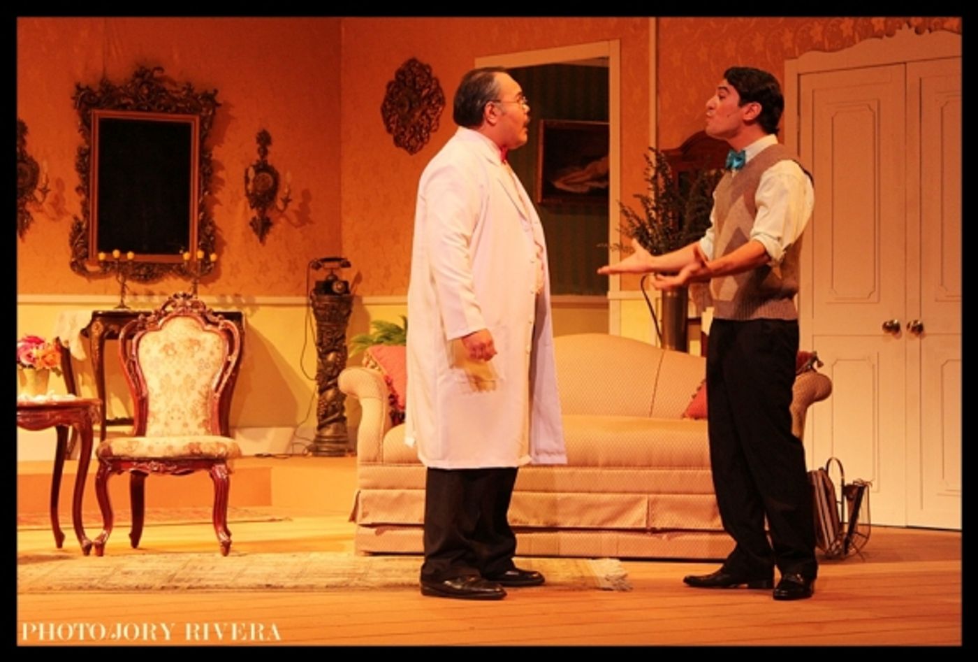 Photo Flash: Ken Ludwig’s LEADING LADIES Opens In Manila  Image