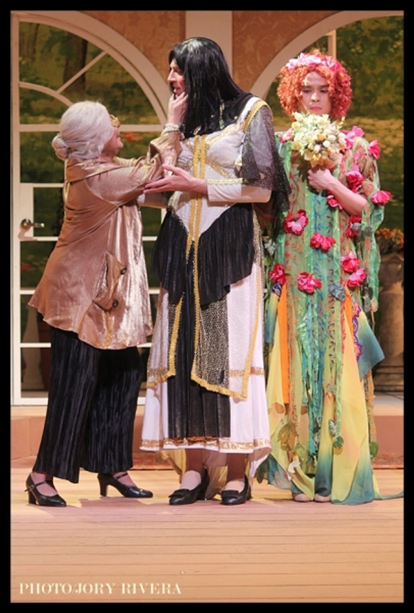 Photo Flash: Ken Ludwig’s LEADING LADIES Opens In Manila  Image