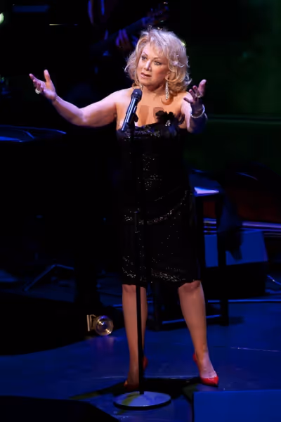 Elaine Paige Photo
