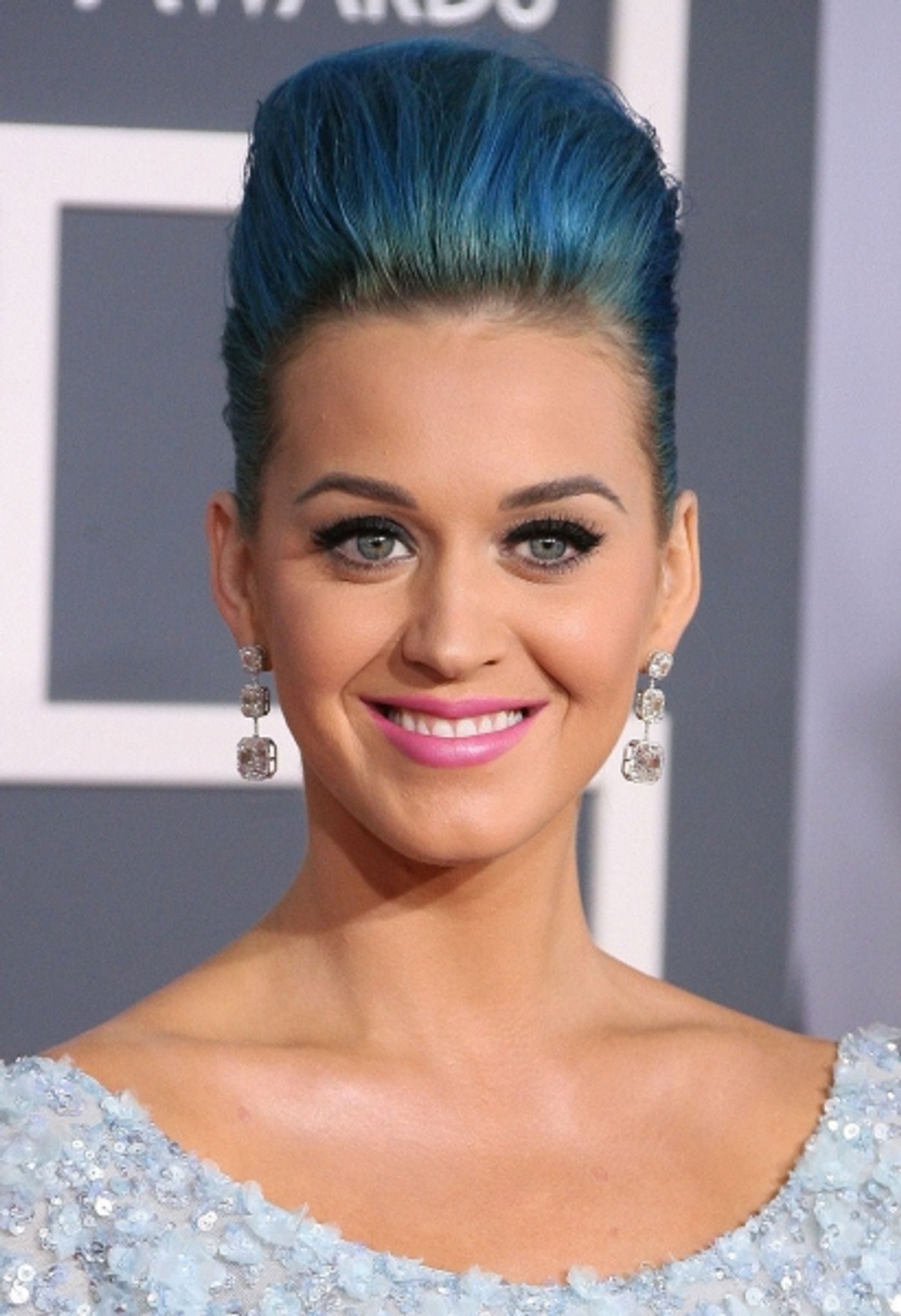 Photo Coverage: Red Carpet Fashions from the 2012 Grammys!  Image