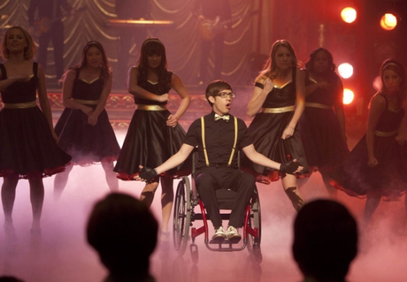 Photo Flash: Sneak Peek - GLEE's Winter Finale, 'On My Way!'  Image