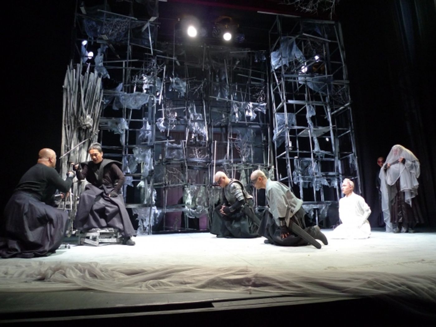 Photo Flash: PETA's Filipino Adaptation of Shakespeare's KING LEAR  Image