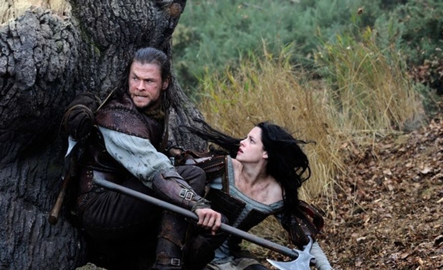 Photo Flash: First Look - SNOW WHITE AND THE HUNTSMAN, Opening Today, 6/1 Image