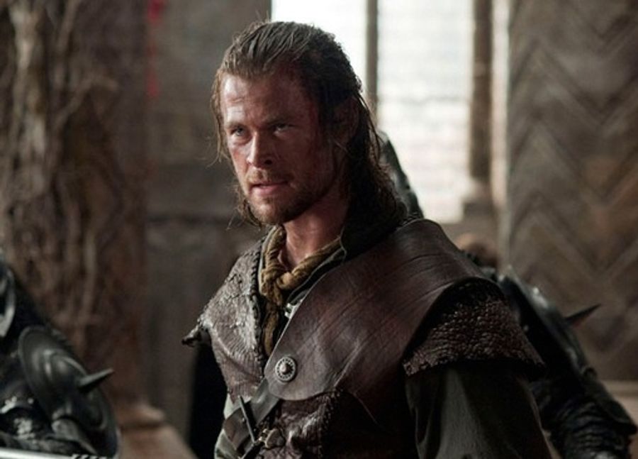 Photo Flash: First Look - SNOW WHITE AND THE HUNTSMAN, Opening Today, 6/1 Image