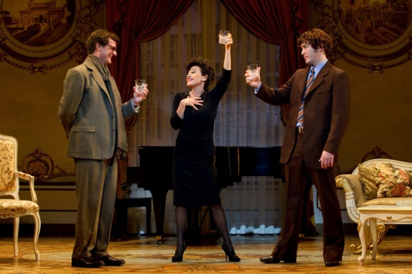 Photo Flash: Tracie Bennett & More in Broadway's END OF THE RAINBOW Photo Flash: Tracie Bennett & More in Broadway's END OF THE RAINBOW Image