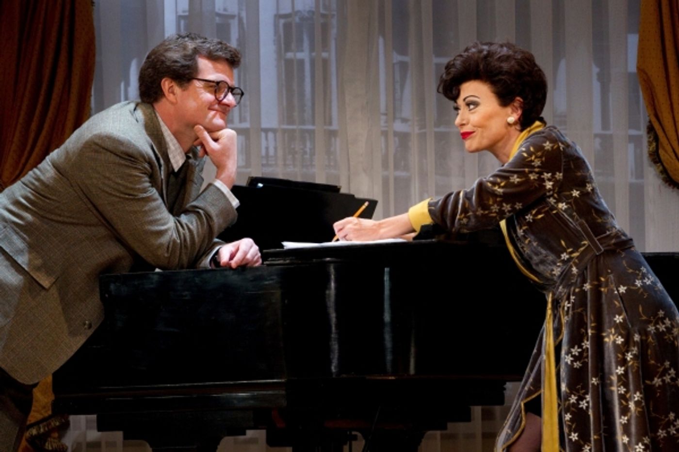 Photo Flash: Tracie Bennett & More in Broadway's END OF THE RAINBOW Photo Flash: Tracie Bennett & More in Broadway's END OF THE RAINBOW Image