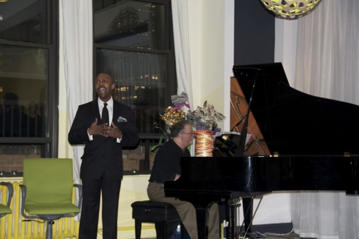 Photo Flash: Sing for Hope's 'If Music Be the Food of Love' With T. Oliver Reid  Image