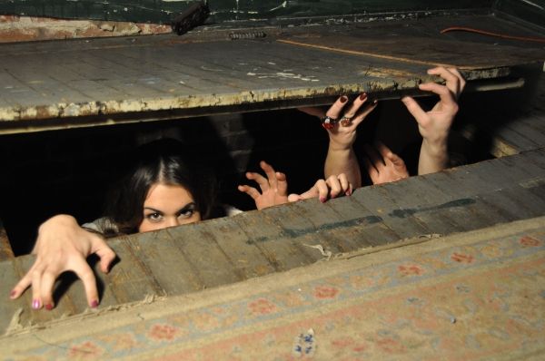 Rebecca Morphis as Lakme (and hands) Photo