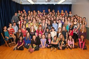 Alice Ripley and students Photo