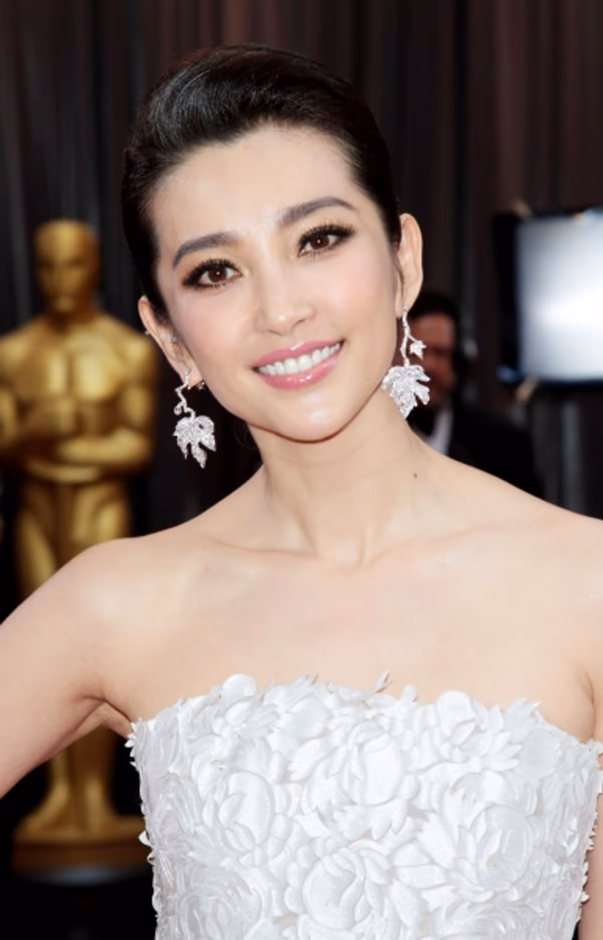 Li Bing Bing at 2012 Academy Awards - Red Carpet Part 1