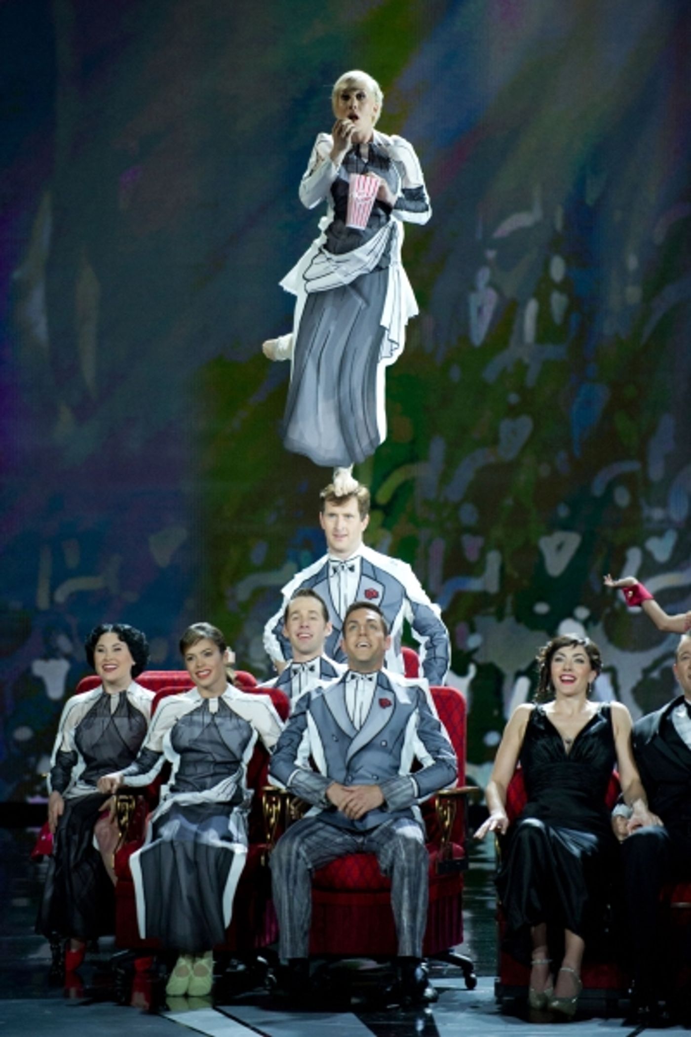 Photo Flash: CIRQUE DU SOLEIL at the Academy Awards 2012  Image