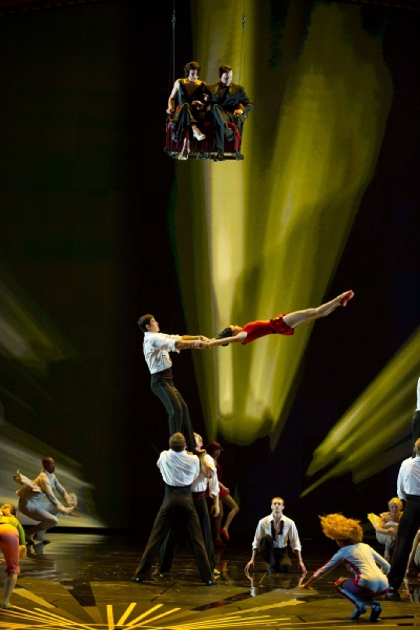 Photo Flash: CIRQUE DU SOLEIL at the Academy Awards 2012  Image