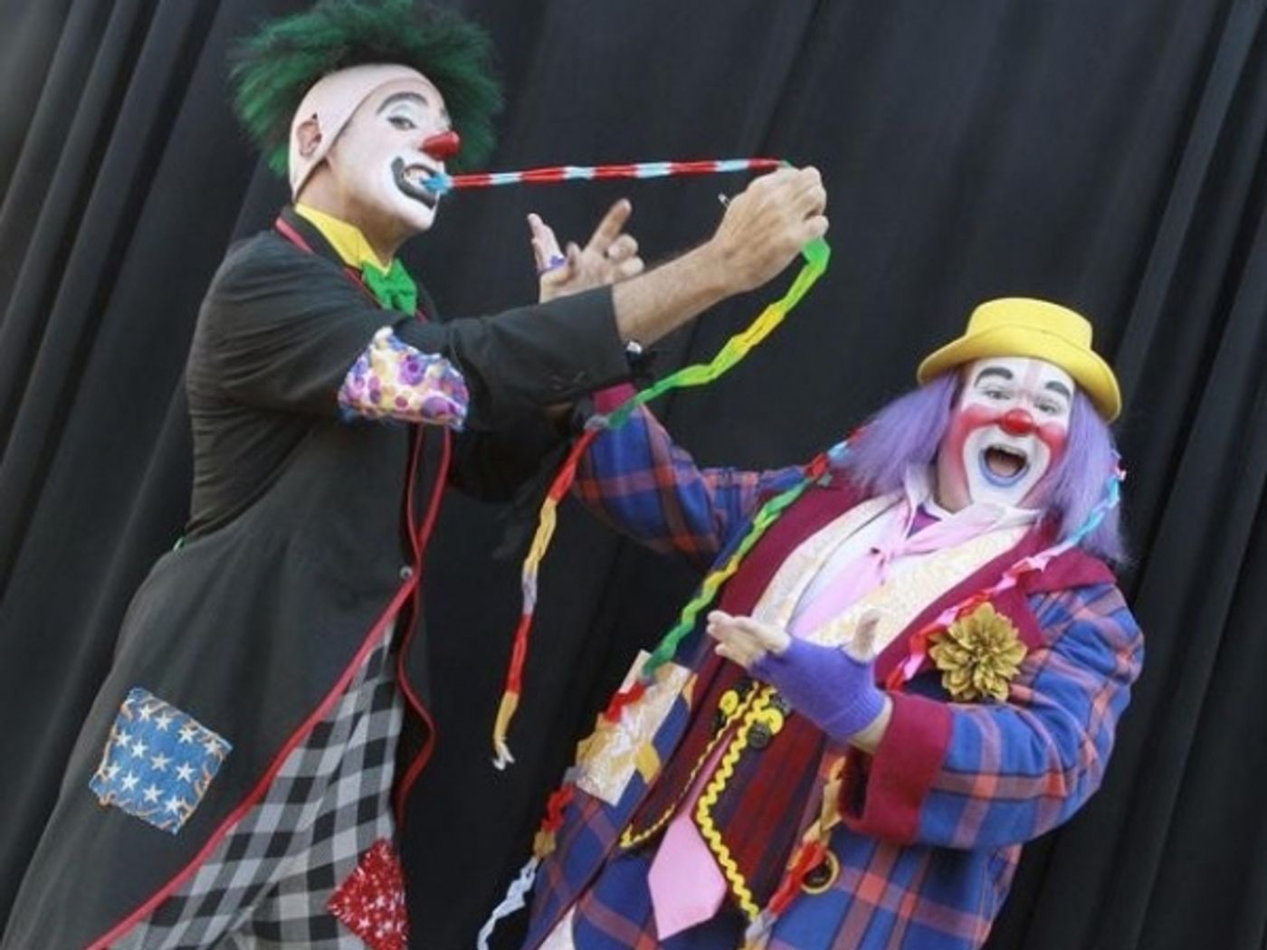 Photo Flash: First Look - Bobby Cannavale, Ellen Barkin Guest Star on ABC's MODERN FAMILY Tonight  Image