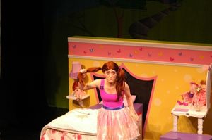 Laura Weiner @ BroadwayWorld Laura Weiner Photo