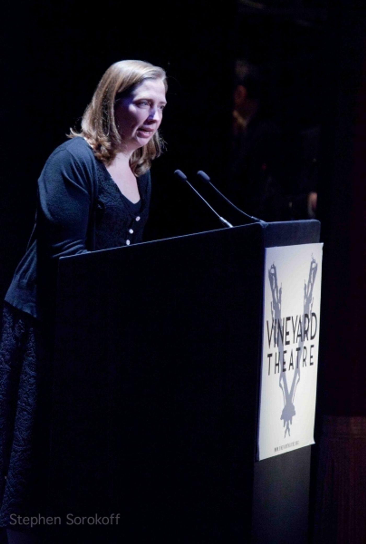 Photo Coverage: Debra Messing, Marlo Thomas & More Honor Linda Lavin at Vineyard Theatre  Image