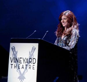Debra Messing @ BroadwayWorld Debra Messing Photo