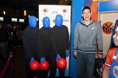 Jeremy Lin and Blue Man Group Photo
