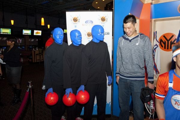 Jeremy Lin and Blue Man Group Photo