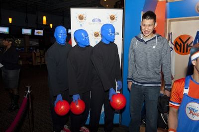 Jeremy Lin and Blue Man Group Photo