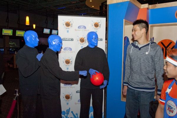 Jeremy Lin and Blue Man Group Photo