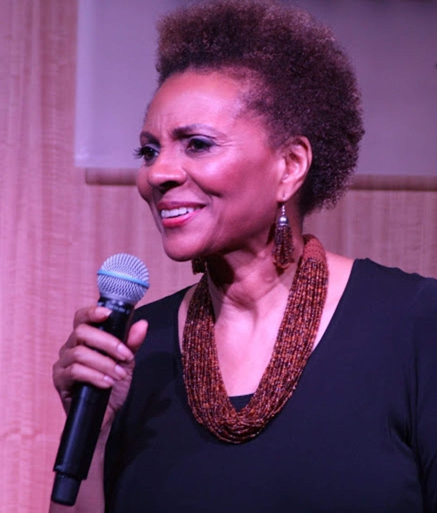 Photo Flash: Leslie Uggams Performs Live at Barnes & Noble  Image