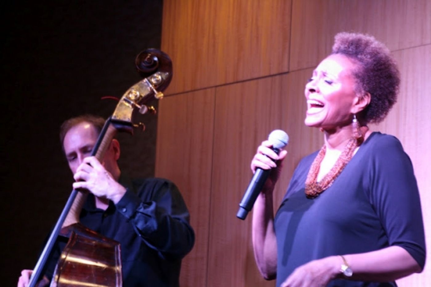 Photo Flash: Leslie Uggams Performs Live at Barnes & Noble  Image