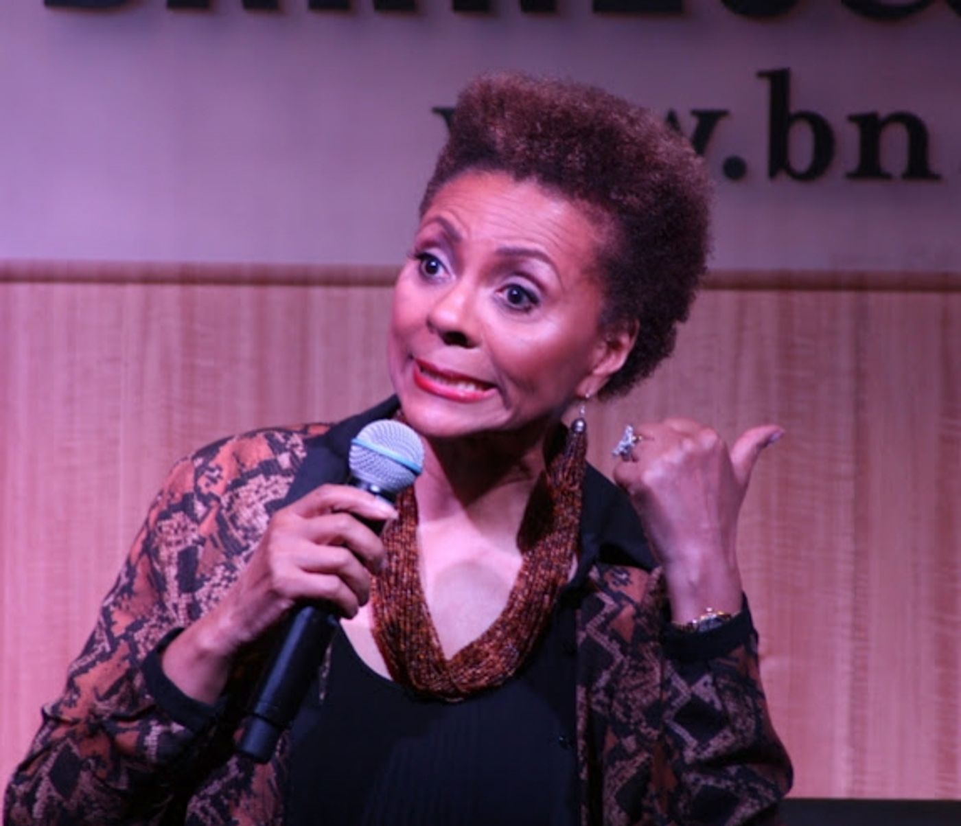 Photo Flash: Leslie Uggams Performs Live at Barnes & Noble  Image
