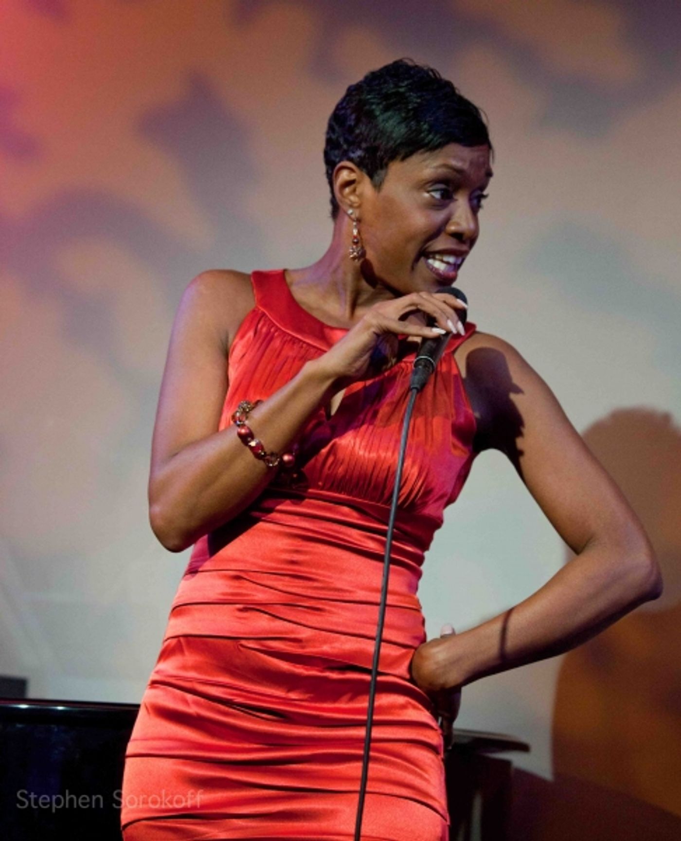 Photo Coverage: Tanya Holt Plays The Metropolitan Room  Image