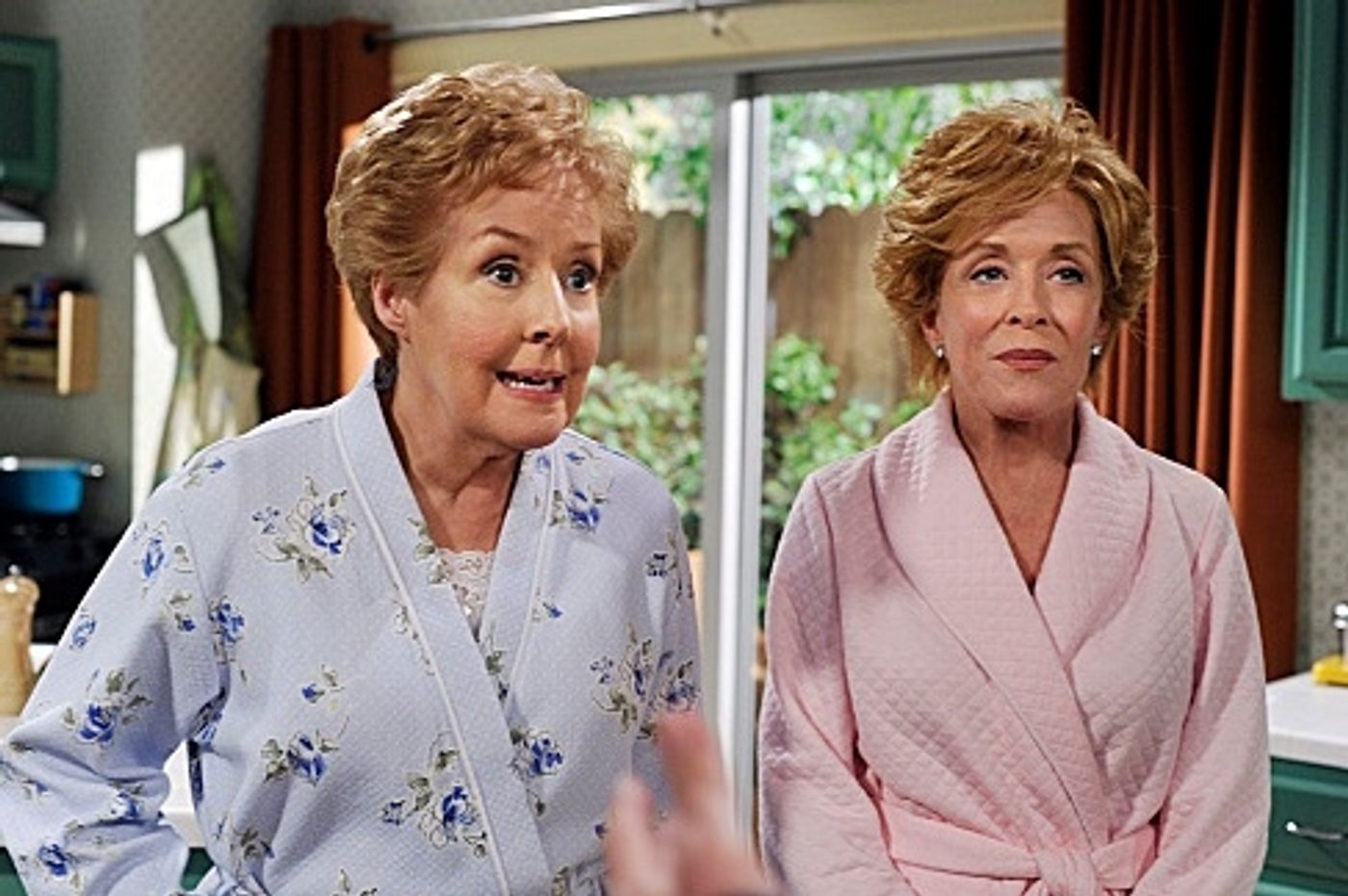 Photo Flash: First Look - Georgia Engel Guest Stars on TWO AND A HALF MEN, 3/19 Photo Flash: First Look - Georgia Engel Guest Stars on TWO AND A HALF MEN, 3/19 Image