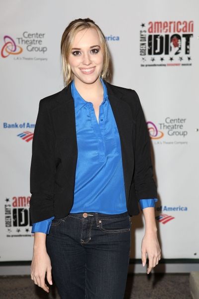 Andrea Bowen Photo