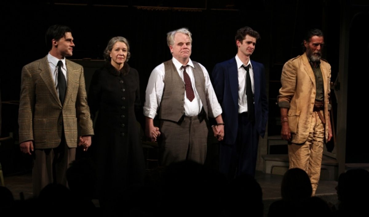 Finn Wittrock, Linda Emond, Phillip Seymour Hoffman, Andrew Garfield, John Glover at 