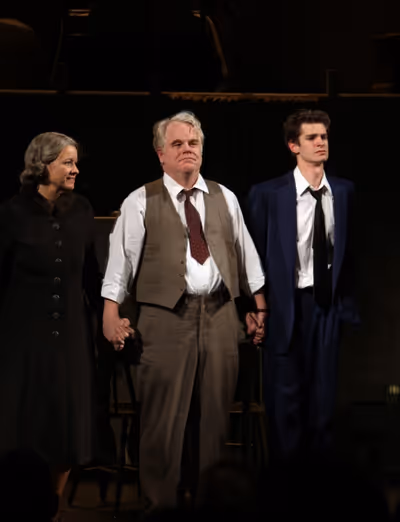 Linda Emond, Phillip Seymour Hoffman & Andrew Garfield Photo