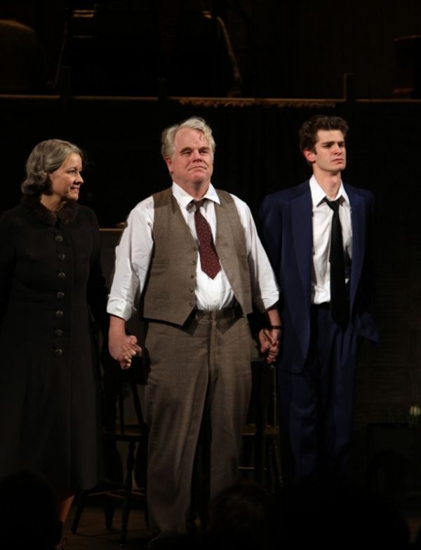 Linda Emond, Phillip Seymour Hoffman & Andrew Garfield Photo